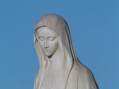 Romanje v Medjugorje (Međugorje) - romarski kraj v Hercegovini, kjer se prikazuje Devica Marija, Bosna in Hercegovina BIH.- kip Marije, //FOTO: Tomaž SkaleOPOMBA: ZA OBJAVO V ČASOPISU DNEVNIK