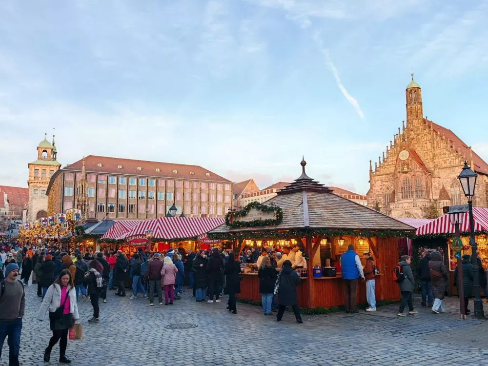 Glavni del božičnega sejma / Foto: Miha First