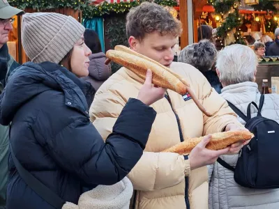 Velika uspe&scaron;nica, pol metrske klobase. / Foto: Miha First
