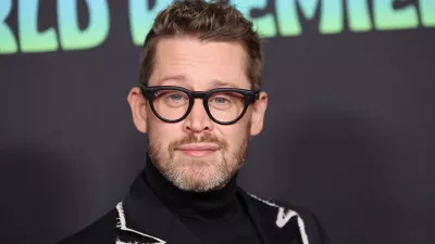 Macaulay Culkin novembra na premieri filma Zootopia 2 / Foto: Rodin Eckenroth/getty Images