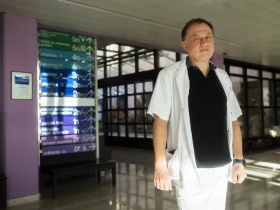 Dr. Gorazd Kav&scaron;ek ostaja trden zagovornik javnega zdravstvenega sistema, zlasti v porodni&scaron;tvu. / Foto: Nik Erik Neubauer