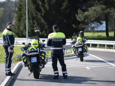 prometni nadzorpolicija - simbolična fotografijaprometna policijavarnost v prometupolicija na motorjihmotoristična policijaprehitri voznikiavtocestna policija08.04.2025 Policijski nadzor, počivali&scaron;če PovodjeFOTO: Nik Erik Neubauer / Foto: Nik Erik Neubauer
