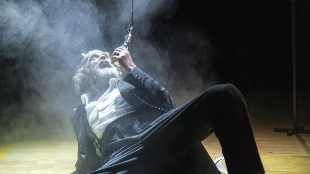 Kralj Lear, SNG Drama Ljubljana, november 20025, režija: Jernej Lorenci, v vlogi kralja Leara Janez &Scaron;kof. 