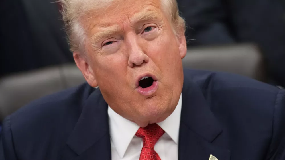President Donald Trump speaks before signing the funding bill to reopen the government, in the Oval Office of the White House, Wednesday, Nov. 12, 2025, in Washington. (AP Photo/Jacquelyn Martin) / Foto: Jacquelyn Martin