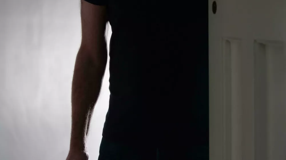 Osumljeni se je spravil nad družinske člane, &scaron;e posebej hudo nad mamo. Fotografija je simbolična. F Reuters