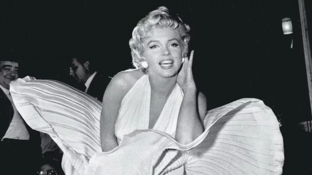 Designer William Travilla created The Seven Year Itch's white dress and he dreamed up the pink and gold gowns from Gentlemen Prefer Blondes &ndash; all famous Monroe getups. Although the designer never paid much heed to his creation (once dismissing it as "that silly little dress") it has paid off, and was sold at a 2011 auction for $4.6m. The auction resulted from Debbie Reynolds' need to sell off assets to avoid bankruptcy. Those assets included her collection of Old Hollywood memorabilia (that she hoped to eventually house in a museum of her own), among which was Monroe's dress &ndash; which Reynolds said she only paid $200 for in 1971 - Anne T Donahue,Image: 580025776, License: Royalty-free, Restrictions:, Model Release: no / Foto: Profimedia