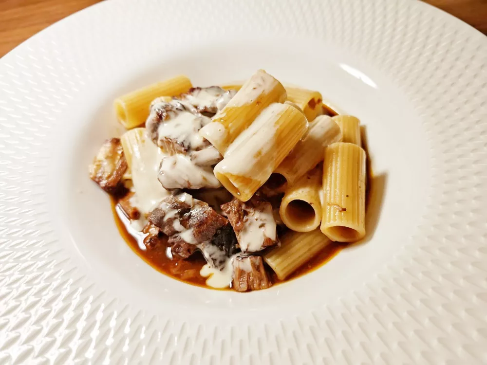 Rigatoni z mesom govejih reber, Restavracija Klas