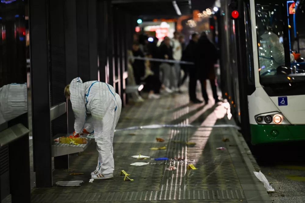 kriminalforenzika forenziki policija uboj kriminalisti 13.11.2025 Napad na voznika LPP z ostrim predmetom - nožem, Bavarski dvorFoto: Nik Erik Neubauer