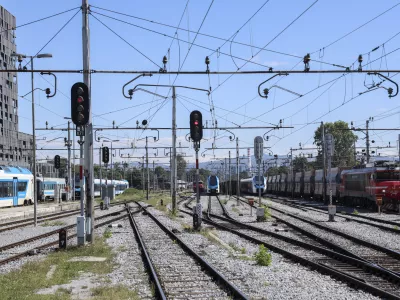 - 10.09.2024 - železni&scaron;ka postaja Ljubljana, vlak, potniki, turisti//FOTO: Jaka Gasar