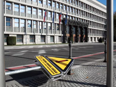 05.11.2025 -simbolična fotografijavroča točka, parlamentFoto: Tomaž Skale