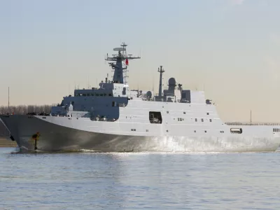 Kitajska voja&scaron;ka ladja.