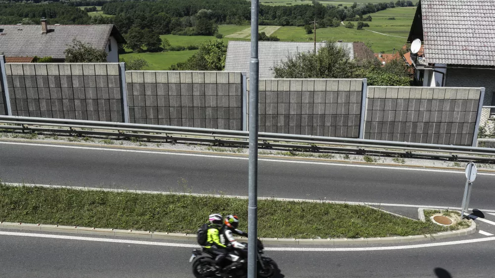 Minister Kumer tvega spor z evropskimi institucijami