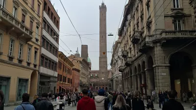 Ne, ni v Pisi. Kje je nam najbližji poševni stolp?