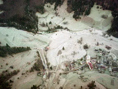 Log pod Mangartom, plaz, poplave