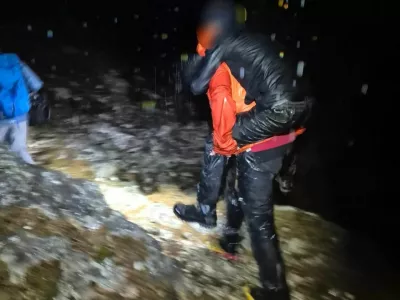 Bohinjski gorski re&scaron;evalec si je izčrpanega francoskega pohodnika oprtal na hrbet in ga nesel v dolino. 