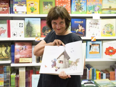 - 26.09.2019 - Irena Matko Lukan, univ. dipl. socialna delavka in družinska terapevtka - urednica otro&scaron;kega leposlovja pri založbi Mladinska knjiga  //FOTO: Nik Erik Neubauer