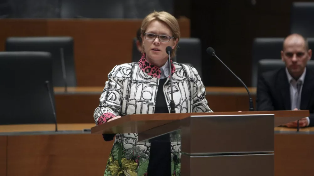 ministrica za delo, družino, socialne zadeve in enake možnosti dr. Anja Kopač Mrak (SD)- 11. enajsta Vlada RS - Republike Slovenije od 20.03.2013 v samostojni Sloveniji predsednice vlade Alenke Bratu&scaron;ek, nova vlada - ministri - zaprisega novoizvoljenih ministrov in ministric      //FOTO: Jaka Gasar