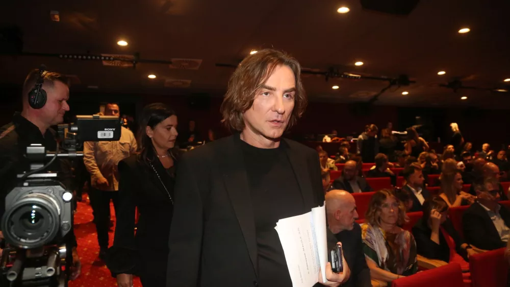 Željko Mitrović je na instagramu objavil zapis, poln kletvic in težkih besed.. F Pixsell