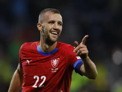 Soccer Football - World Cup - UEFA Qualifiers - Group L - Czech Republic v Gibraltar - Andruv Stadion, Olomouc, Czech Republic - November 17, 2025 Czech Republic's Tomas Soucek celebrates scoring their fifth goal REUTERS/David W Cerny