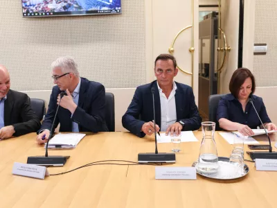 - Andrej Vrtačnik in Mitja Goren&scaron;ček, Gospodarska zbornica Slovenije.- Marjan Trobi&scaron;, Združenje delodajalcev Slovenije.- 28.06.2024. - 352. seja Ekonomsko Socialnega sveta. //FOTO: Bojan Velikonja