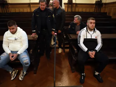 Po&scaron;kodovanega župana pospremil do re&scaron;evalnega vozila