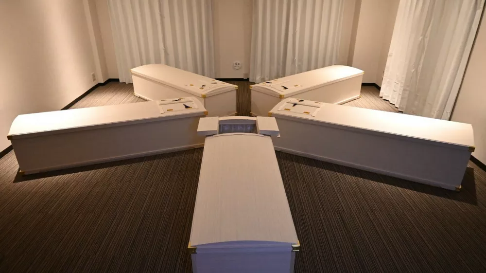 30 minut miru: meditacija v krsti kot nova velnes izku&scaron;nja