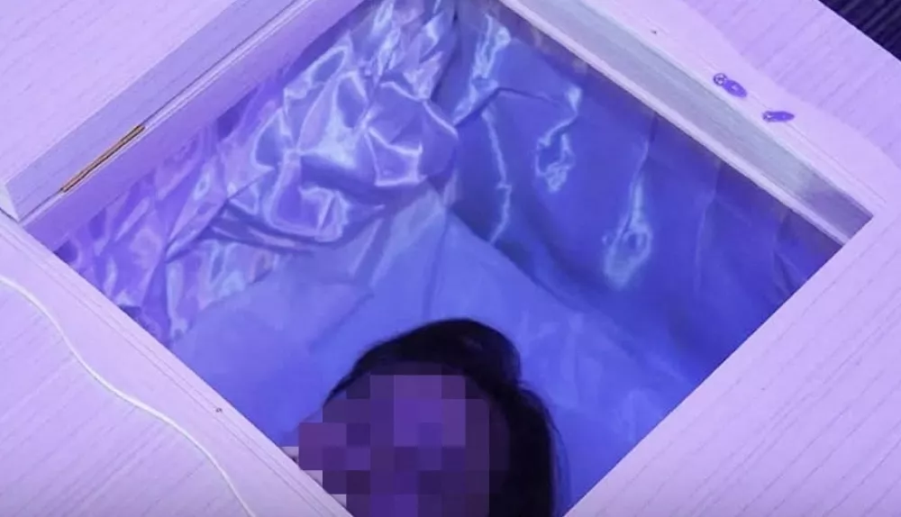 30 minut miru: meditacija v krsti kot nova velnes izku&scaron;nja