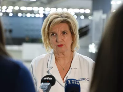  Prof. dr. Bojana Beović, predsednica Zdravni&scaron;ke zbornice Slovenije- 09.01.2024 &ndash; opozorilna stavka zdravnikov in zobozdravnikov - zdravniki in zobozdravniki zaradi neuresničenih zavez vlade iz že sklenjenih sporazumov opozorilno stavkali. protest //FOTO: Nik Erik Neubauer 