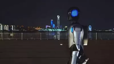 Robot agibot A2 je s sprehodom, dolgim 106 kilometrov, vstopil v Guinnessovo knjigo rekordov. 