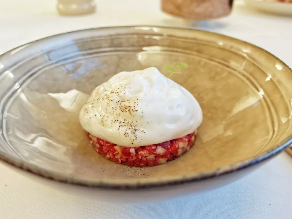 Tatarski biftek, Bistro Grad &Scaron;tanjel