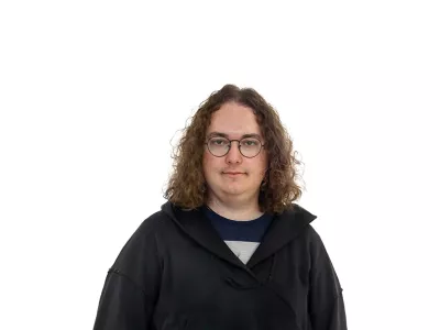 Ga&scaron;per Straži&scaron;arZA ONLINE - Redakcija Dnevnik 2024 - portreti za komentarje in kolumne - kolumnisti - komentatorji &ndash; novinarji - portret //FOTO: Luka Cjuha