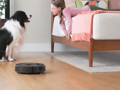 Nova raven inteligenceiRobot z najnovej&scaron;im težko pričakovanim robotskim sesalnikom iRobot&reg; Roomba&reg; i7+ prina&scaron;a novo, &scaron;e vi&scaron;jo raven inteligence in avtomatizacije pri robotskih sesalnikih. Roomba i7+ si zapomni tloris domovanja in lahko očisti le posamezne sobe, ko mu to naročimo, po či&scaron;čenju pa se izprazni kar samodejno. Zdaj na voljo tudi v Sloveniji. &raquo;Z zmožnostjo, da se nauči in si zapomni tloris domovanja ter se mu prilagaja, ter s funkcijo samodejnega odstranjevanja umazanije, je iRobot Roomba i7+ najnaprednej&scaron;i robotski sesalnik, kar smo jih naredili,&laquo; je povedal Colin Angle, predsednik uprave in izvr&scaron;ni direktor podjetja iRobot. &raquo;Ta robot &scaron;e nadgradi izvirno vizijo, ki smo jo imeli, ko smo se pred skoraj dvajsetimi leti podali na pot razvoja robotskega sesalnika.&laquo;