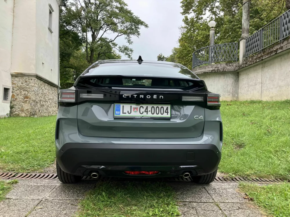 Citro&euml;n C4 hibrid 145 business: Ne &scaron;print, ampak tek na dolge proge