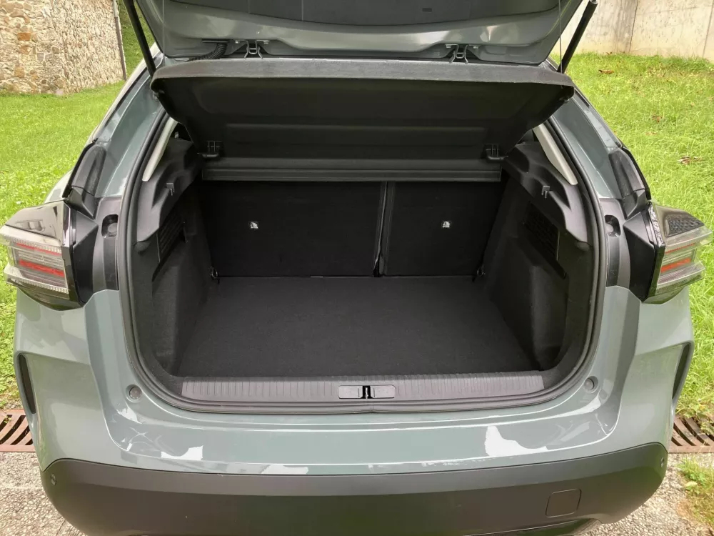 Citro&euml;n C4 hibrid 145 business: Ne &scaron;print, ampak tek na dolge proge