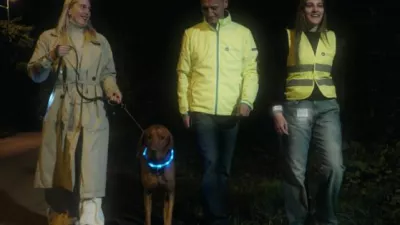 Pešci naj zlasti v temi in slabem vremenu poskrbijo, da jih ostali udeleženci v prometu vidijo. 