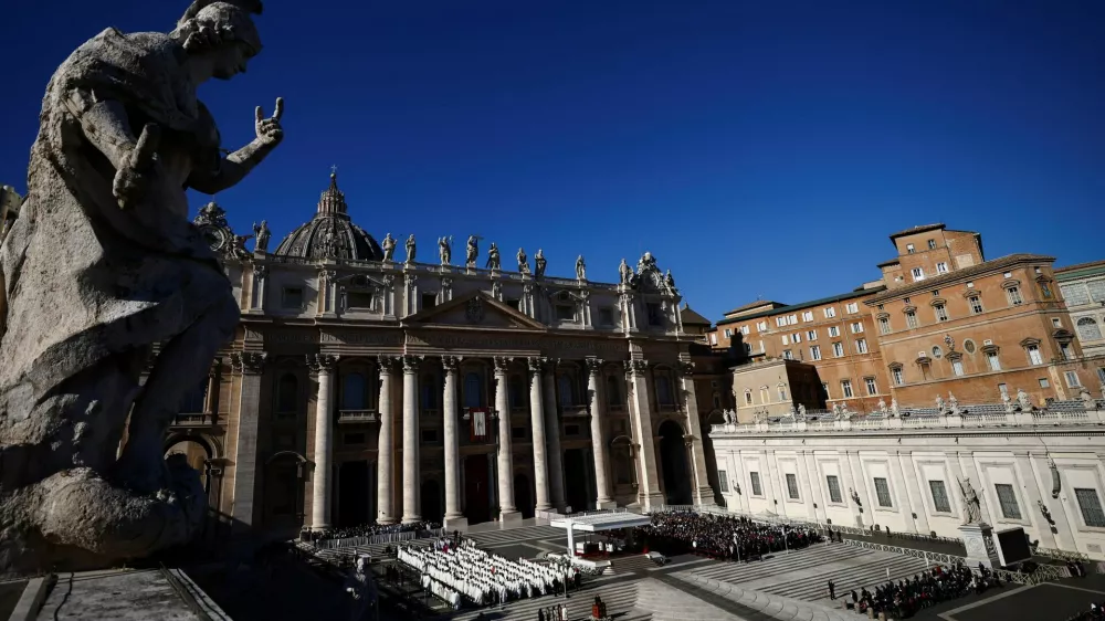 Pope Leo XIV celebrates a Mass for the Jubilee of Choirs, in Saint Peter's Square, at the Vatican, November 23, 2025. REUTERS/Vincenzo Livieri