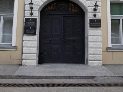 Okrajno sodi&scaron;če Novo mesto 2013, Jerebova ulica 2, stavba //FOTO: Luka Cjuha