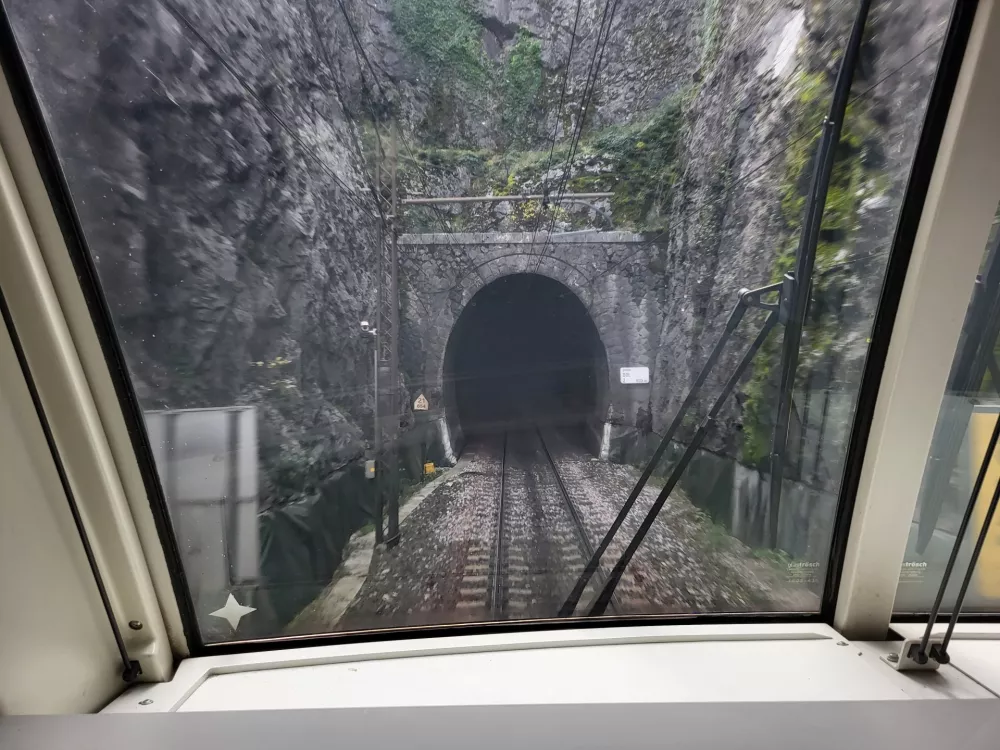 stara proga Koper Divača, predor Dol pri Hrastovljah, / Foto: Katja Gle&scaron;čič 