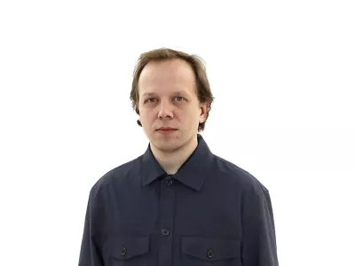 Miha TurkZA ONLINE- Redakcija Dnevnik 2024 - portreti za komentarje in kolumne - kolumnisti - komentatorji &ndash; novinarji - portret //FOTO: Luka Cjuha