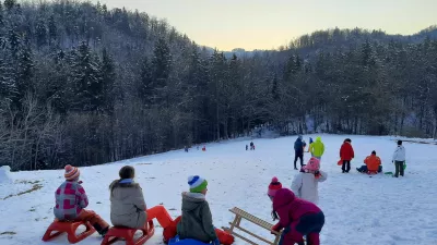 Vse dražje &scaron;ole v naravi: bodo otroci sploh &scaron;e smučali?