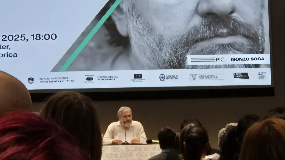 Nova Gorica.V sklopu Evropske prestolnice kulture (EPK) Nova Gorica-Gorica je v petek zvecer gostoval filozof Slavoj Zizek.