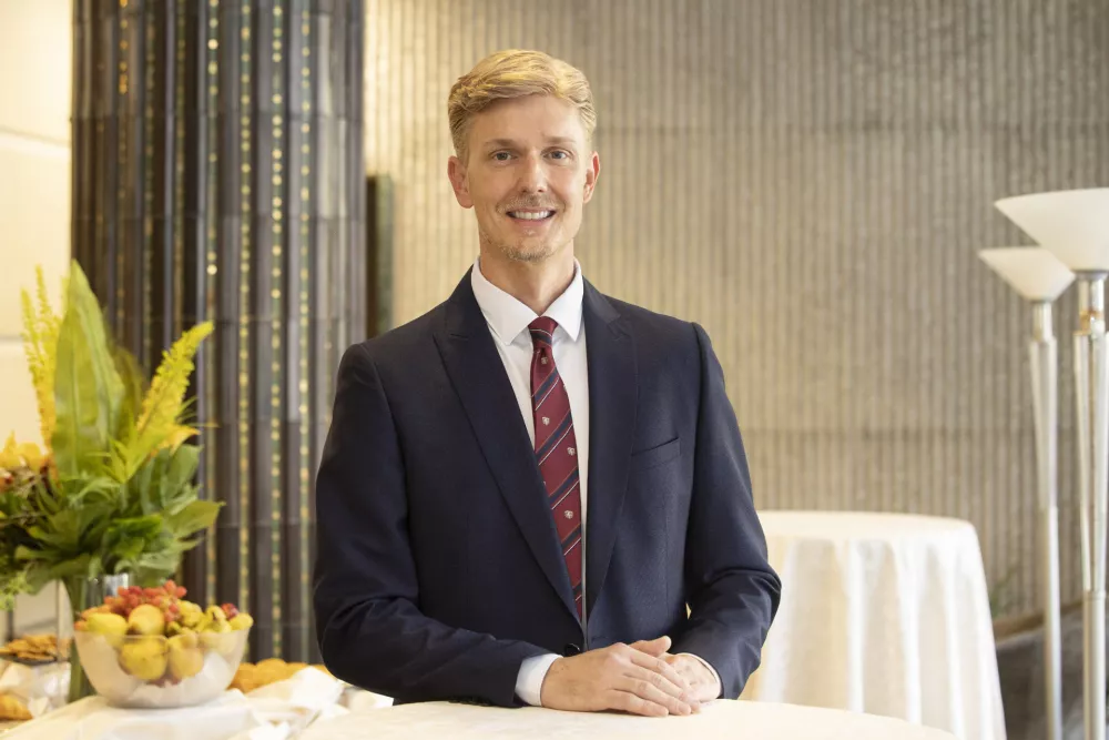 Na simpoziju so izpostavili tudi vlogo specializiranih medicinskih sester, ki so po besedah Roberta Reinerja, vodje zdravstvene nege, pogosto tiste, ki bolnika vodijo skozi bolezen in mu nudijo nujno čustveno podporo / Foto: Koka Press, Katja Kodba