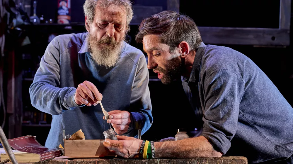 Manifest, režija Tatjana Per&scaron;uh, SMG in gledali&scaron;če Glej, 2025