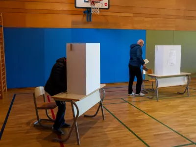 - Voli&scaron;če O&Scaron; Polje,- 23.11.2025. - Zakonodajni referendum o Pomoči pri prostovoljnem končanju življenja.//FOTO: Bojan Velikonja
