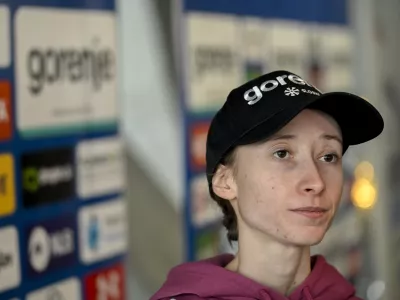 Nika Prevc02.12.2025 Novinarska konferenca mo&scaron;ke in ženske članske reprezentance Slovenije po vrnitvi s skandinavske turneje - smučarski skakalciFoto: Nik Erik Neubauer / Foto: Nik Erik Neubauer