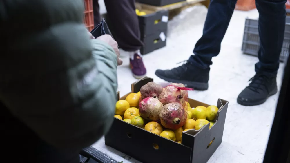 lokalna hranazdrava hrana07.10.2025 - Skupnostno nakupovanje, Mali plac za prihodnost, parkiri&scaron;če pred Inter&scaron;par Vič. Foto: Nik Erik Neubauer / Foto: Nik Erik Neubauer