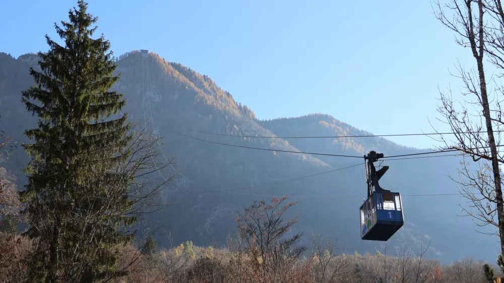 Nihalka na Veliko planino naj bo po uspe&scaron;no zaključenem remontu in zamenjavi po&scaron;kodovane vlečne vrvi predvidoma ponovno pričela z obratovanjem v petek, 5. decembra. Foto: Velika planina
