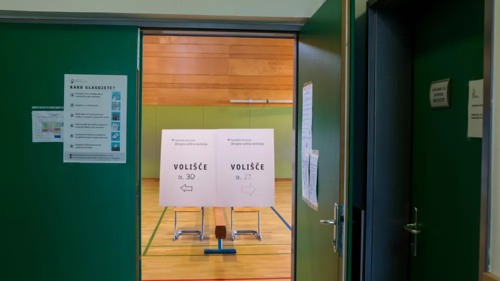 - Voli&scaron;če O&Scaron; Polje,- 23.11.2025. - Zakonodajni referendum o Pomoči pri prostovoljnem končanju življenja.//FOTO: Bojan Velikonja / Foto: Bojan Velikonja