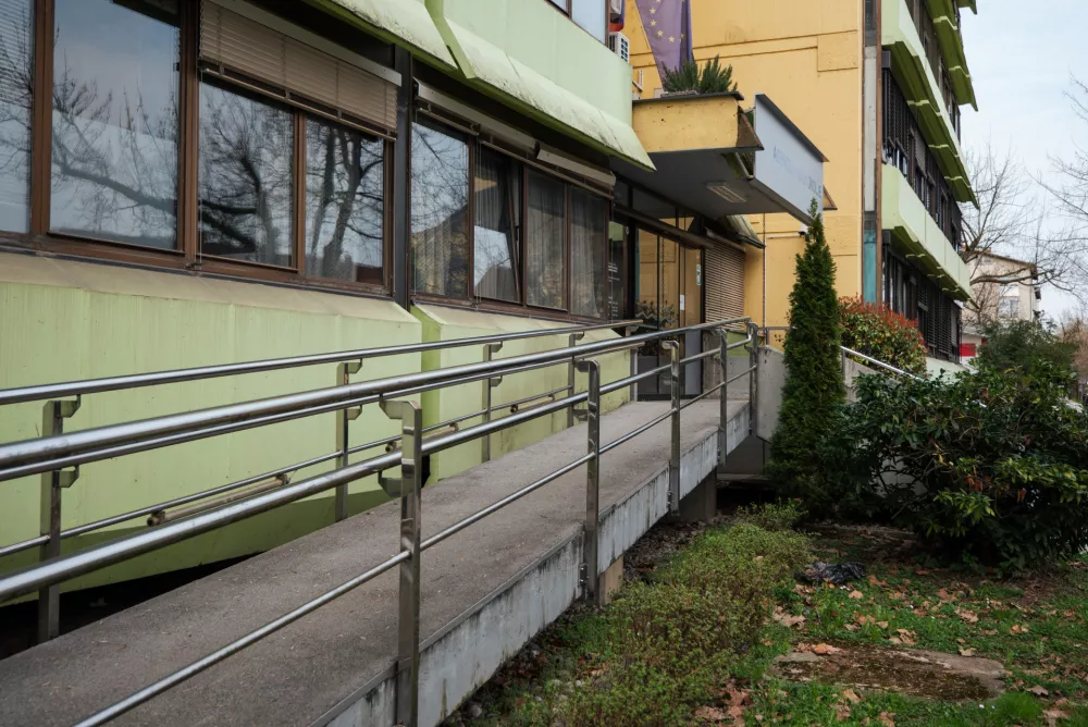 18.3.2024 Simbolična fotogradija - klančina - gibalno ovirani - invalidi - Foto: Kolja Kragelj