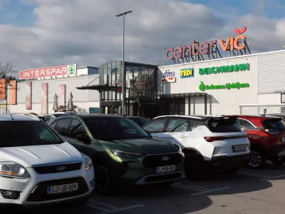 28.11.2025 -Spar center Vič, parkingFoto: Tomaž Skale